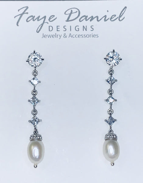 Ivy pearl & crystal earring